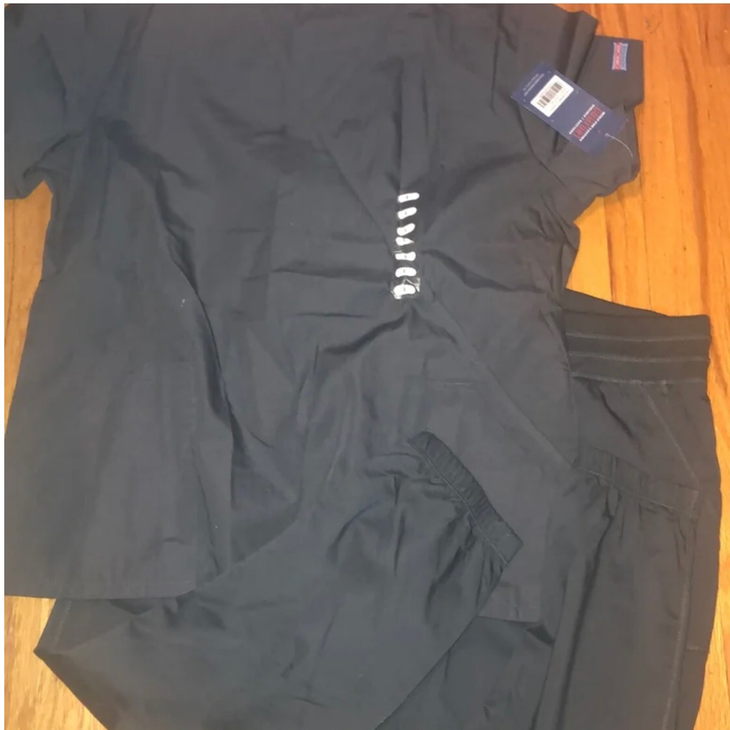 Graphite Scrub Set